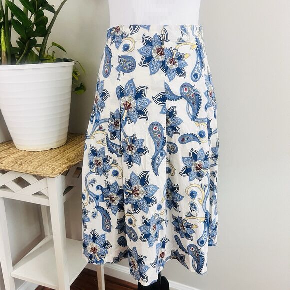 Tommy Hilfiger Dresses & Skirts - Tommy Hilfiger 100% Cotton Blue & White Paisley Lined Pleated Skirt - Size 2